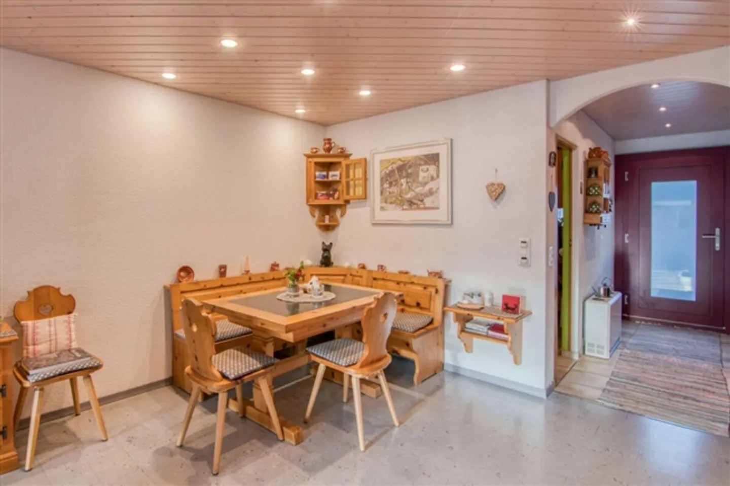 «Familienfreundliches 6-Zimmer-Reihenmittelhaus mit viel Platz zum Leben und Freizeit direkt vor der Tür» - Foto 4 von 20