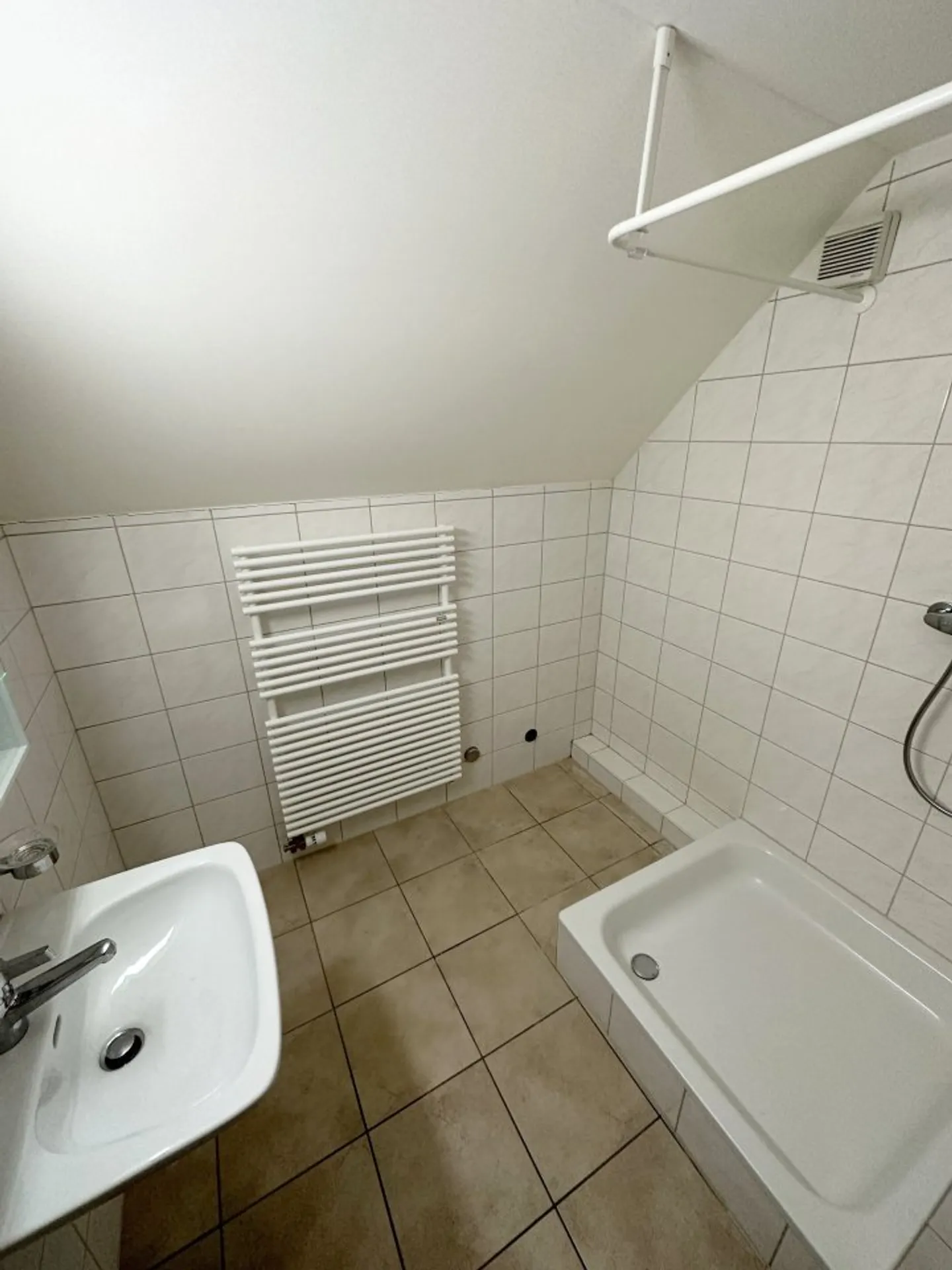 00820 - 2-room apartment - Paix 61 - La Chaux-de-Fonds - Photo 4 of 5