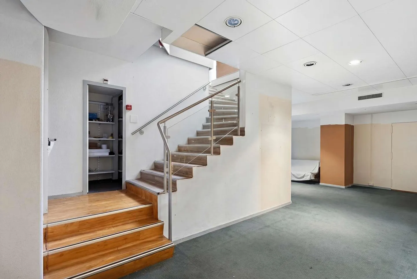 Espace de rez-de-chaussée représentatif dans un emplacement de choix – Talacker 50, Zurich - Photo 9 sur 13