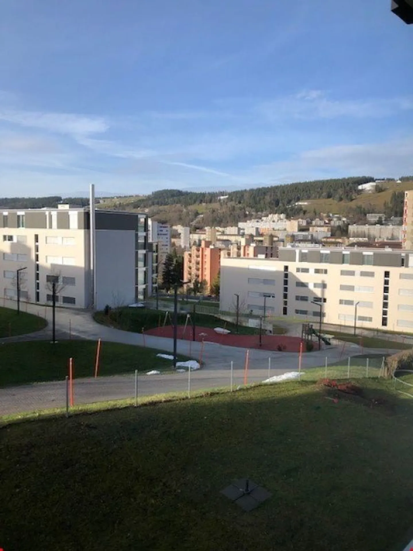 2.5-room apartment in a quiet neighborhood - Photo 2 of 2