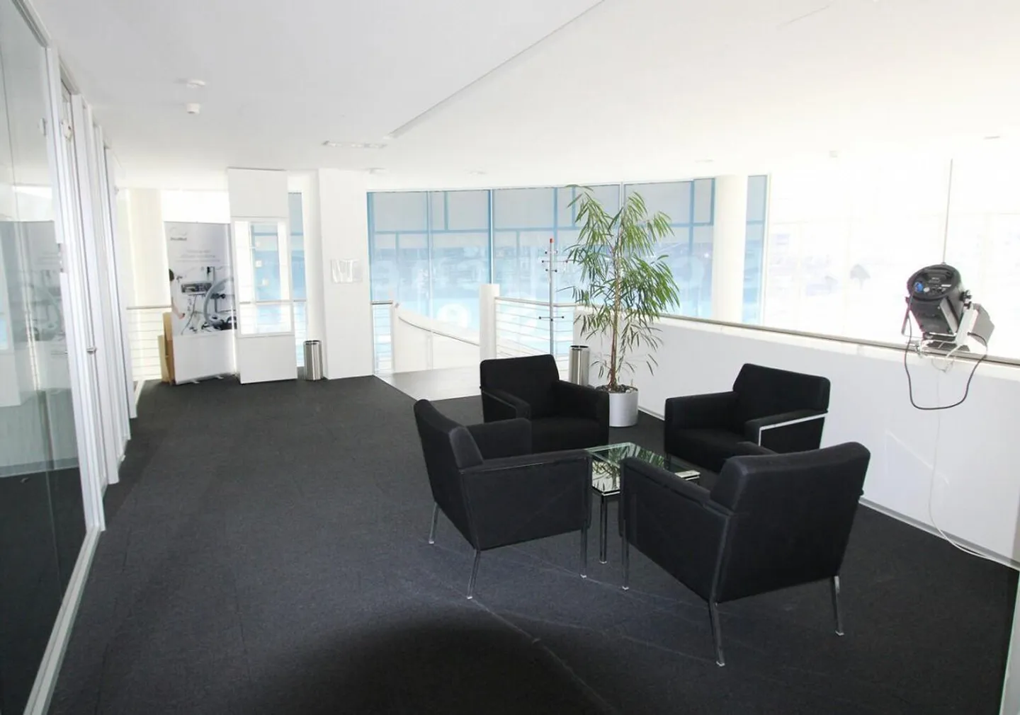Spazi per uffici - nel White Plaza vicino alla stazione SBB, circa 200m2 a 400m2 - Foto 3 di 7