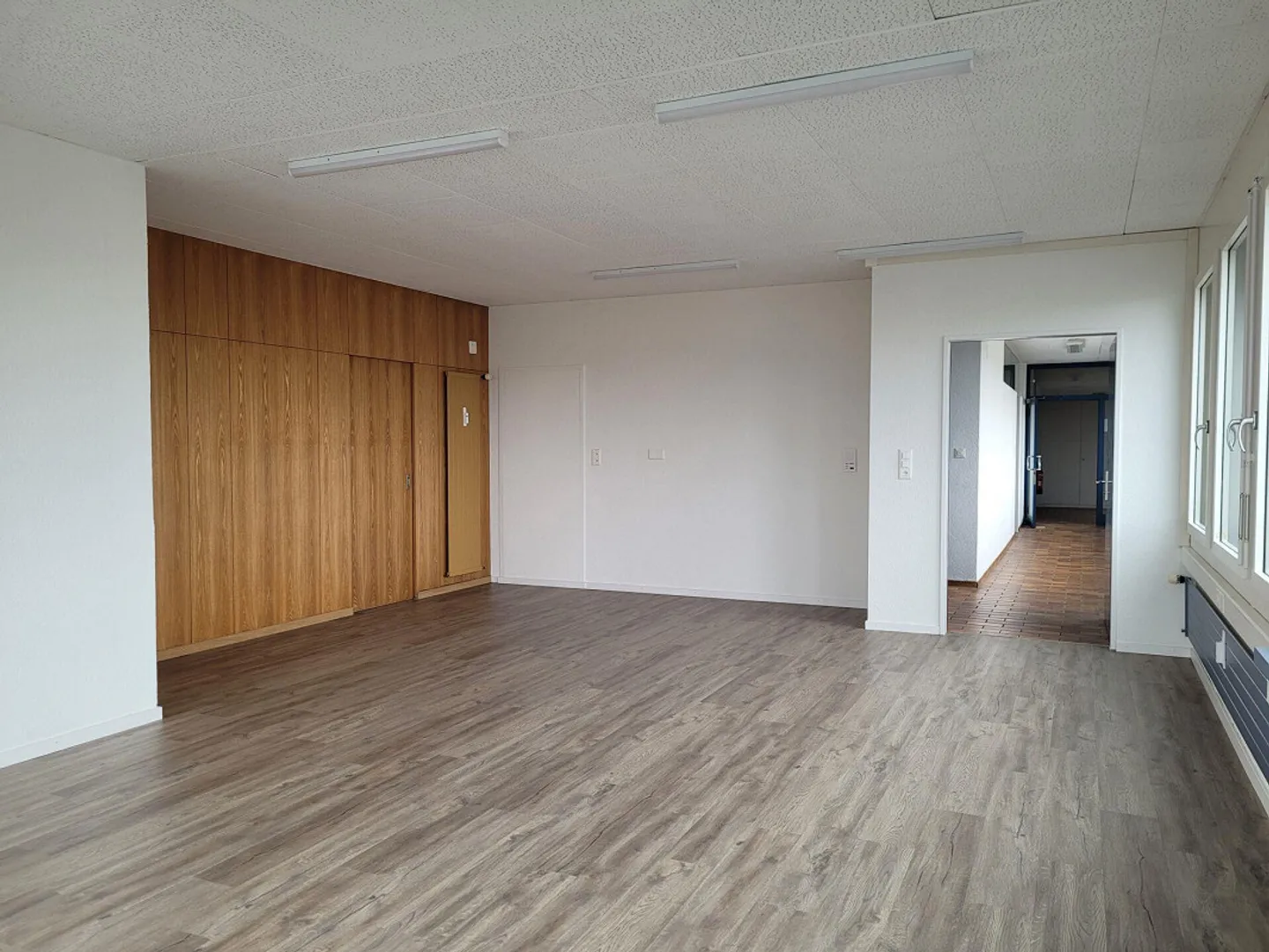 Your new, light-flooded offices with great views. - Photo 4 of 10