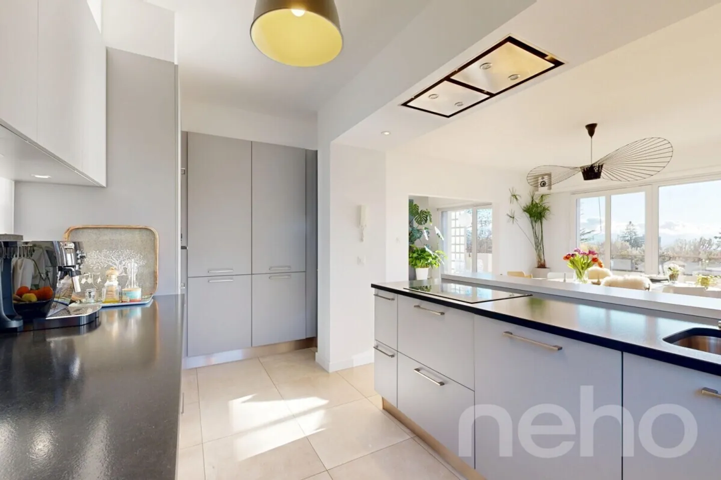 Bright 4-bedroom apartment with balconies and unobstructed view - Photo 4 of 12