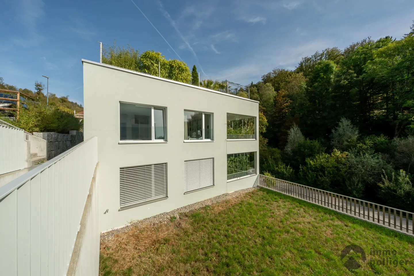 Stylish Apartment with Green View - Photo 10 of 12