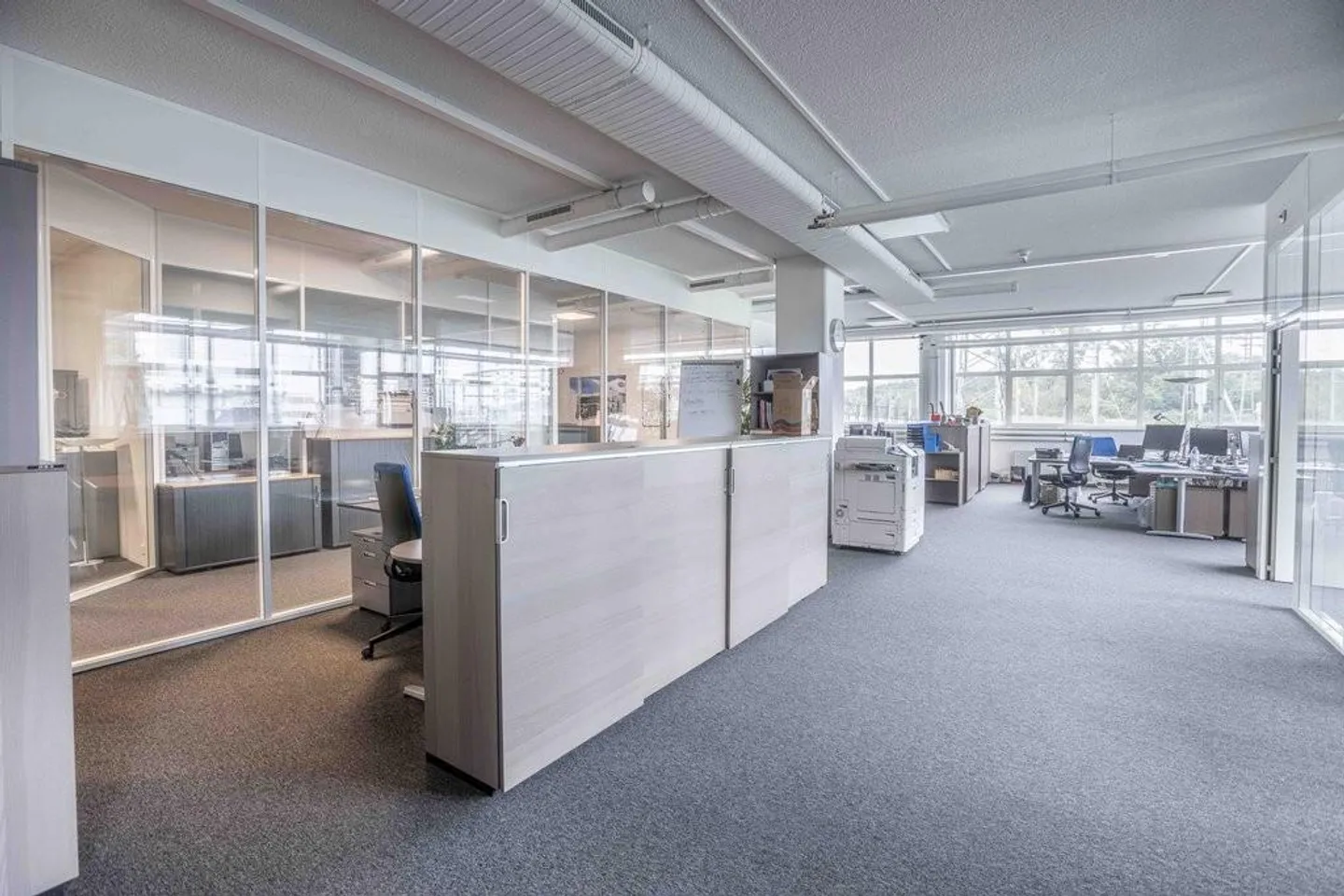 Offices 5 minutes from the train station and the A1 motorway - Photo 8 of 10