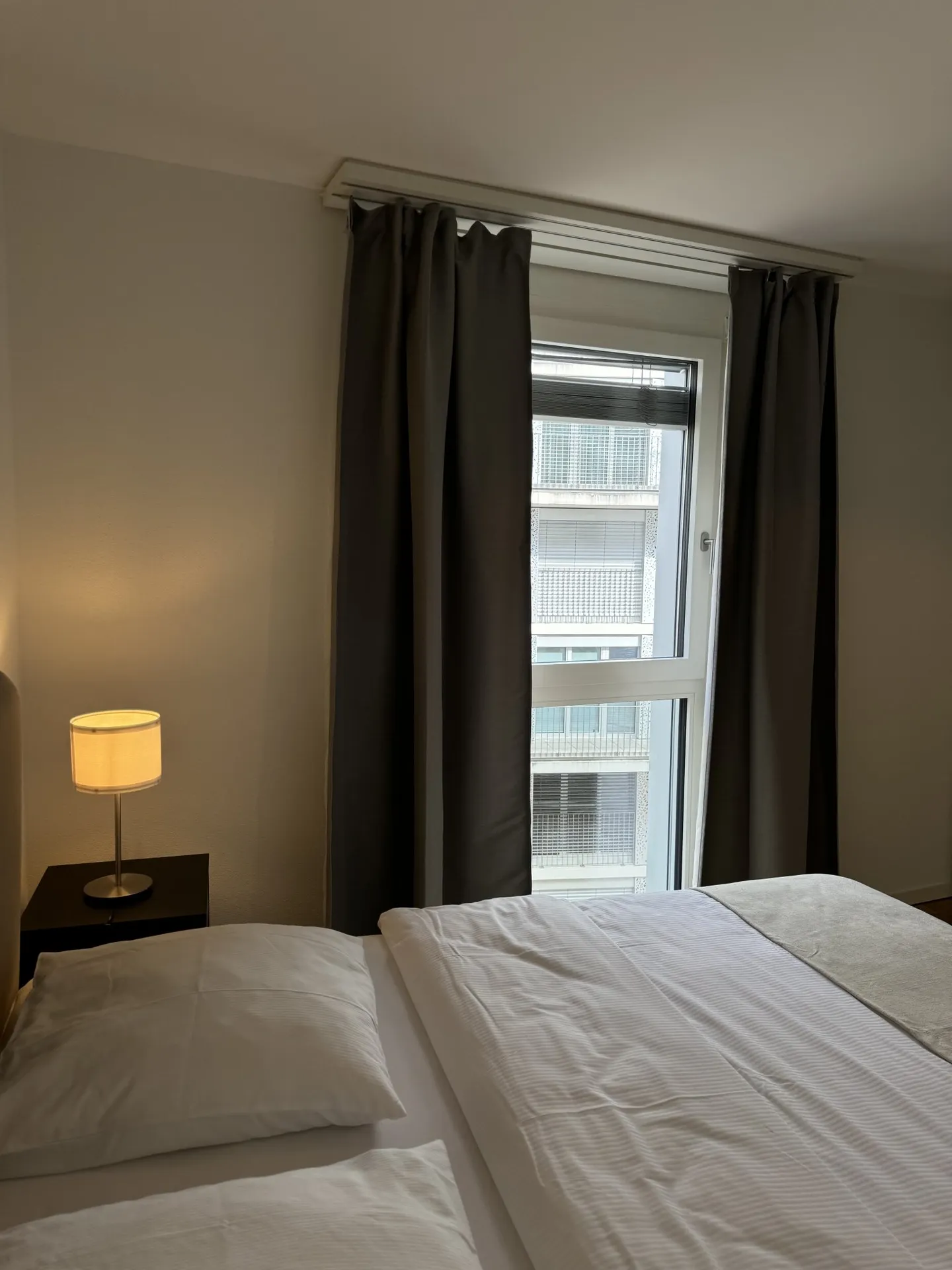 Appartement Moderne dans Quartier Calme - Photo 2 sur 11