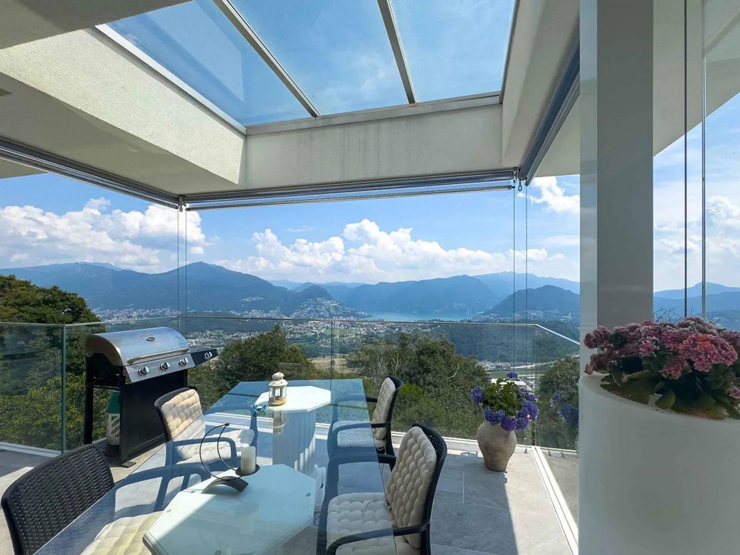 Prestigiosa villa vista lago con piscina a Cademario - Foto 6 di 12