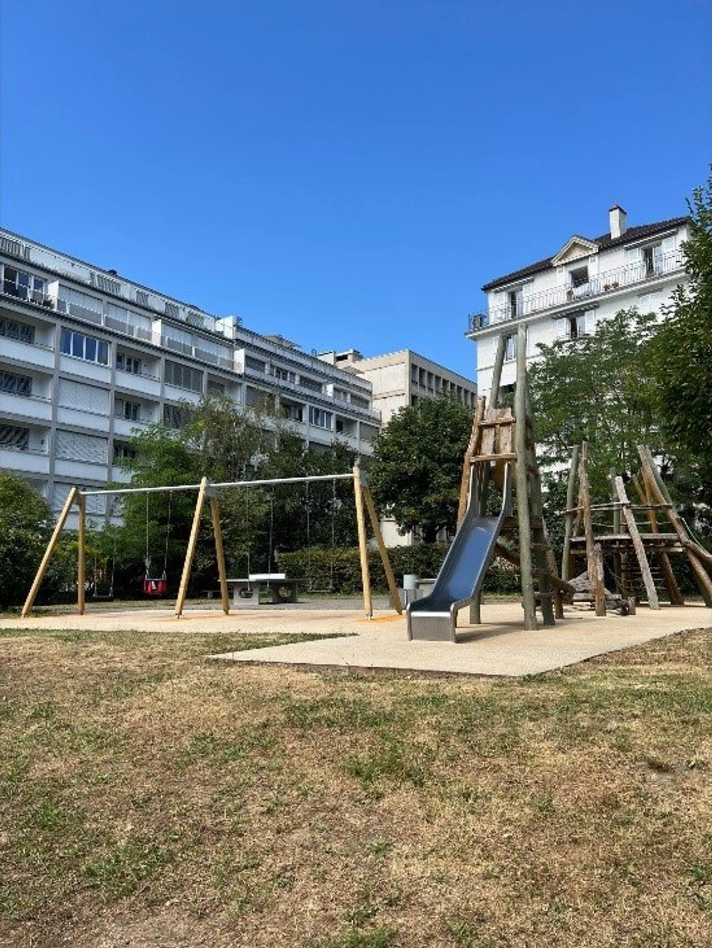 Appartement Moderne dans Quartier Calme - Photo 6 sur 11
