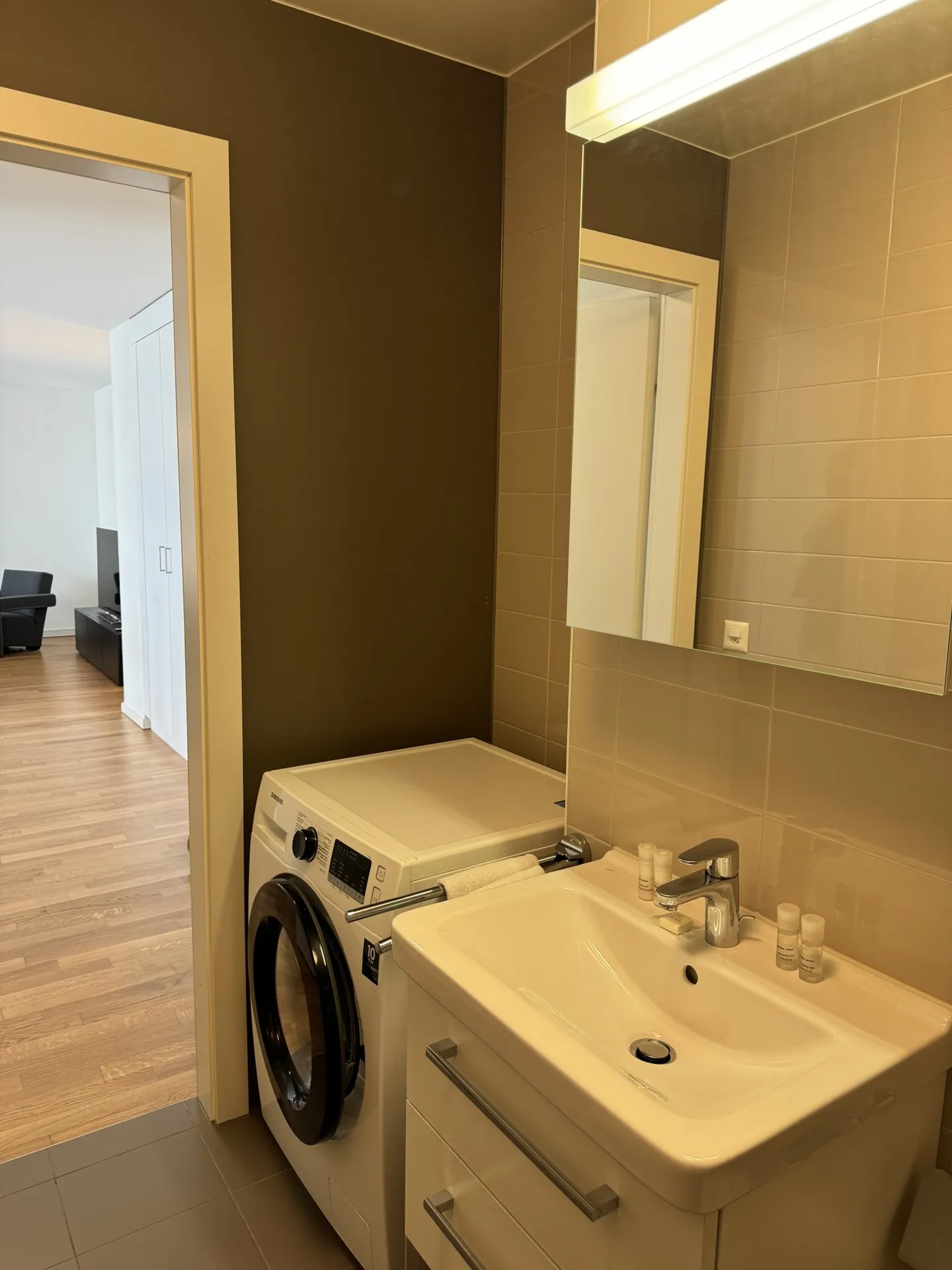 Appartement Moderne dans Quartier Calme - Photo 7 sur 11