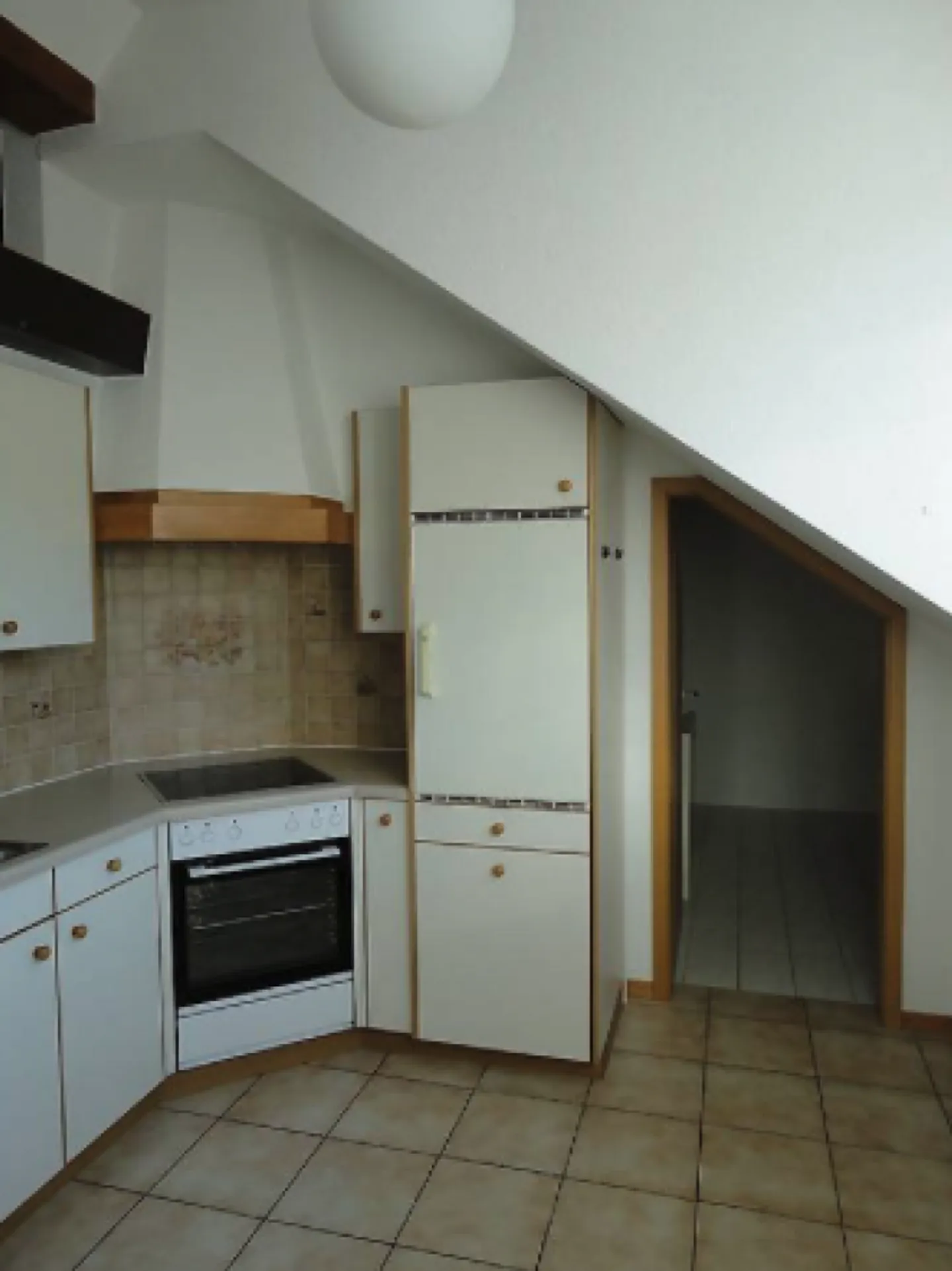 Charmante 2-Zimmer-Dachgeschosswohnung mit Mezzanin - Foto 4 von 5