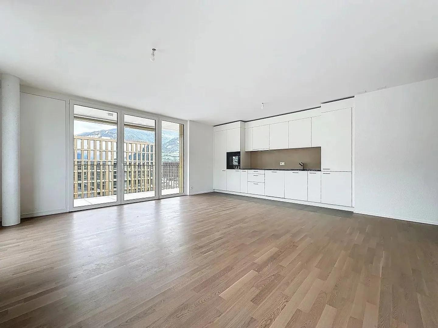 3.5 Room Apartment - Photo 2 of 7