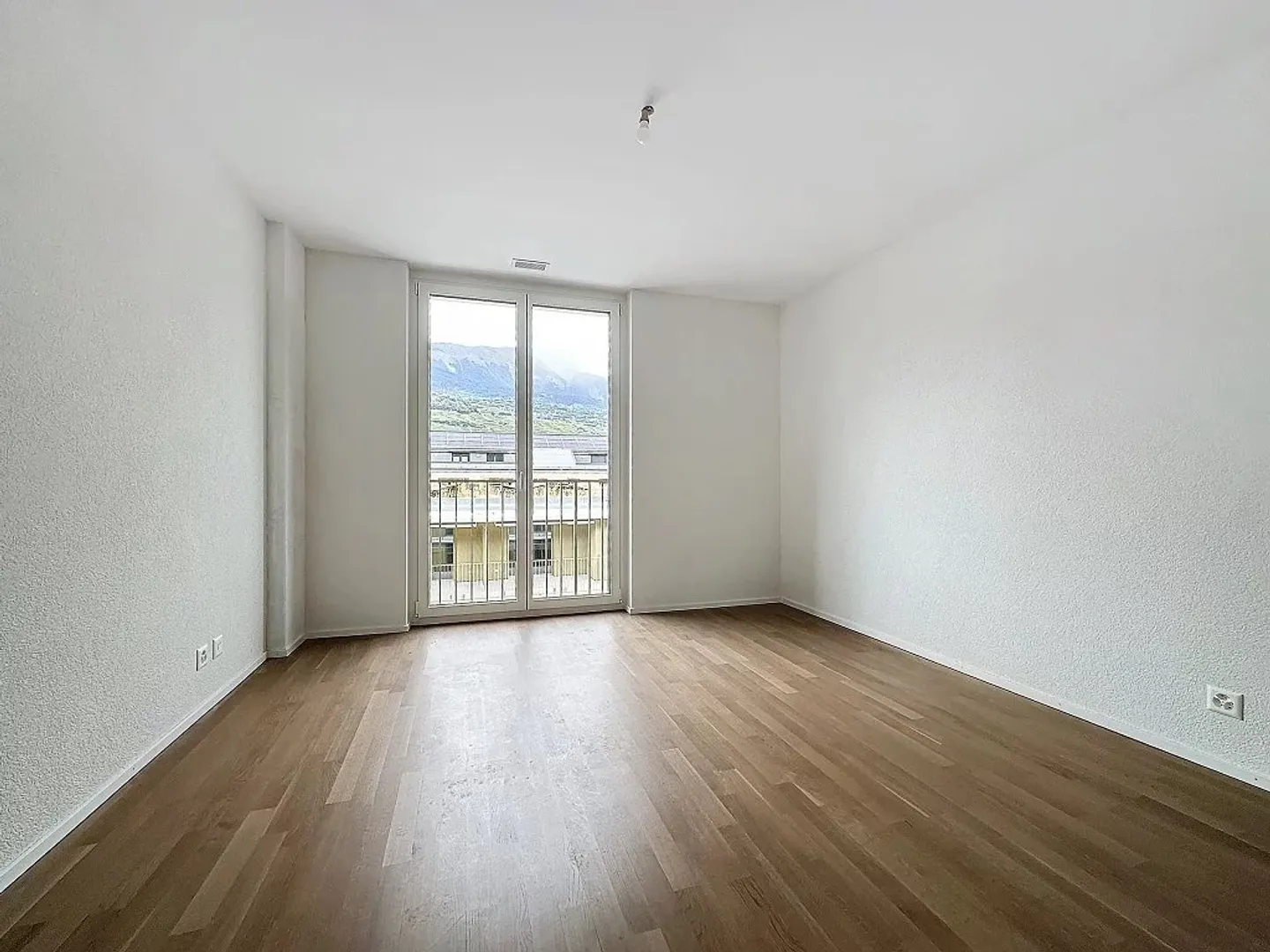 3.5 Room Apartment - Photo 3 of 7