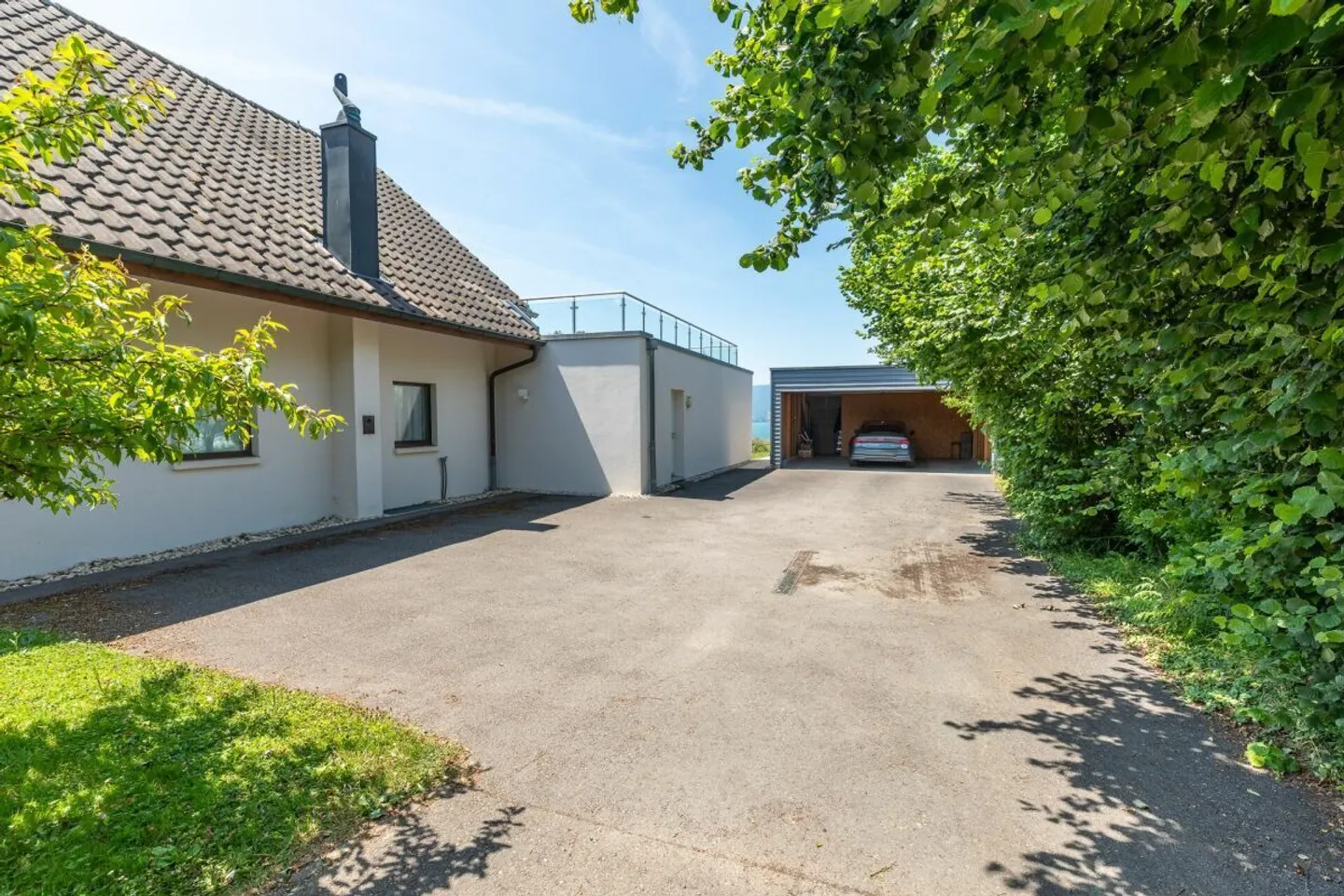 A Dream View - Spacious Family Villa Facing Lake Neuchâtel - Photo 5 of 24