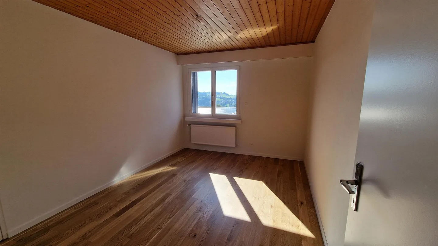 Appartamento 4.5 stanze (inclusi i costi di riscaldamento) - Foto 5 di 16