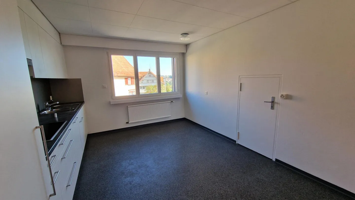 Appartamento 4.5 stanze (inclusi i costi di riscaldamento) - Foto 8 di 16