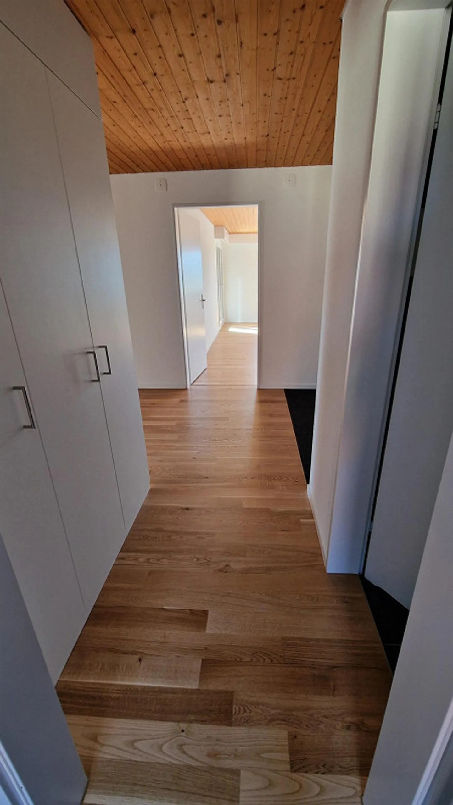 Appartamento 4.5 stanze (inclusi i costi di riscaldamento) - Foto 9 di 16