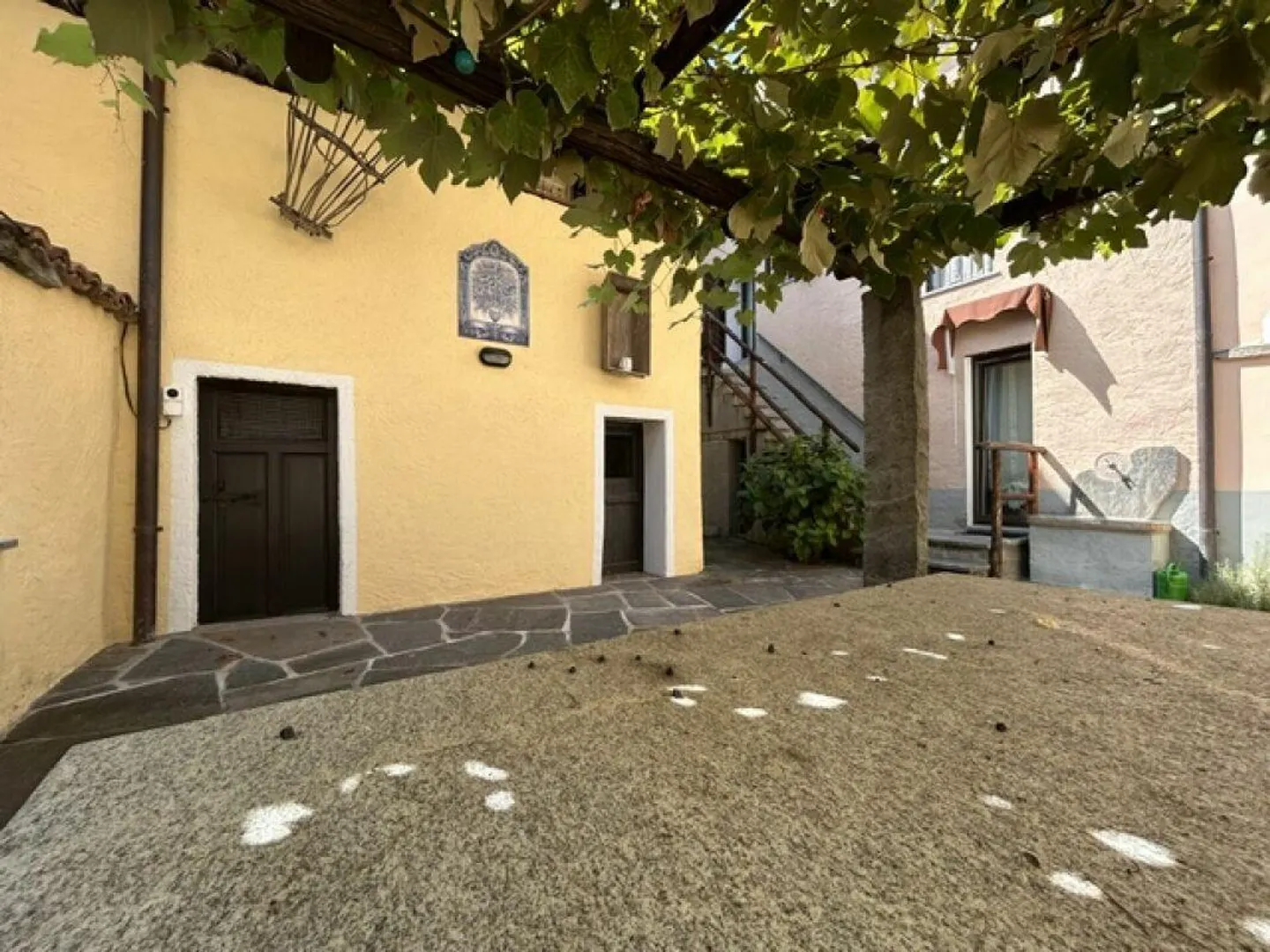 MAISON TICINESE DE CHARME AU COEUR DE PURA - 9 PIÈCES, GROTTO ET COUR... - Photo 18 sur 19
