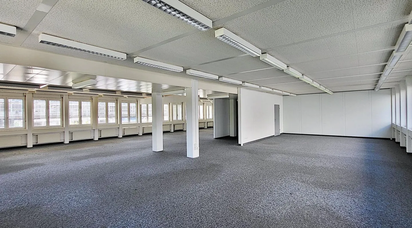 Geräumiger Büroraum zu Vermieten - Foto 3 von 15