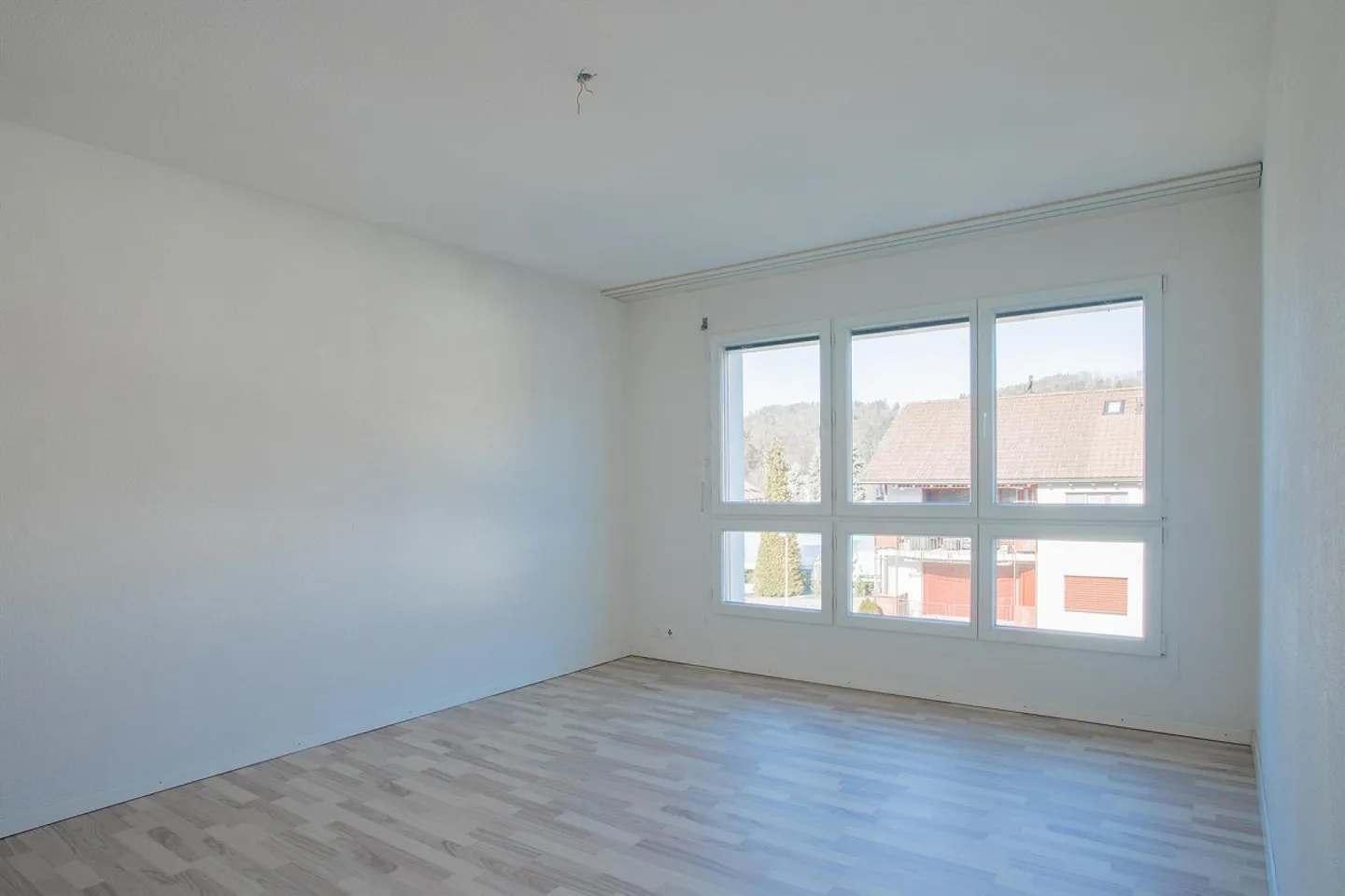 Modern Apartment in Quiet Area - Photo 4 of 10