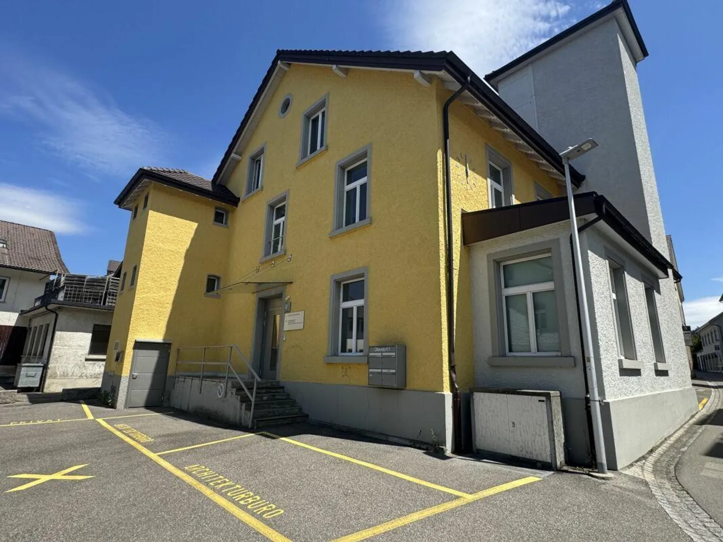 Spazi commerciali, studi, uffici e negozi in affitto - Foto 1 di 6