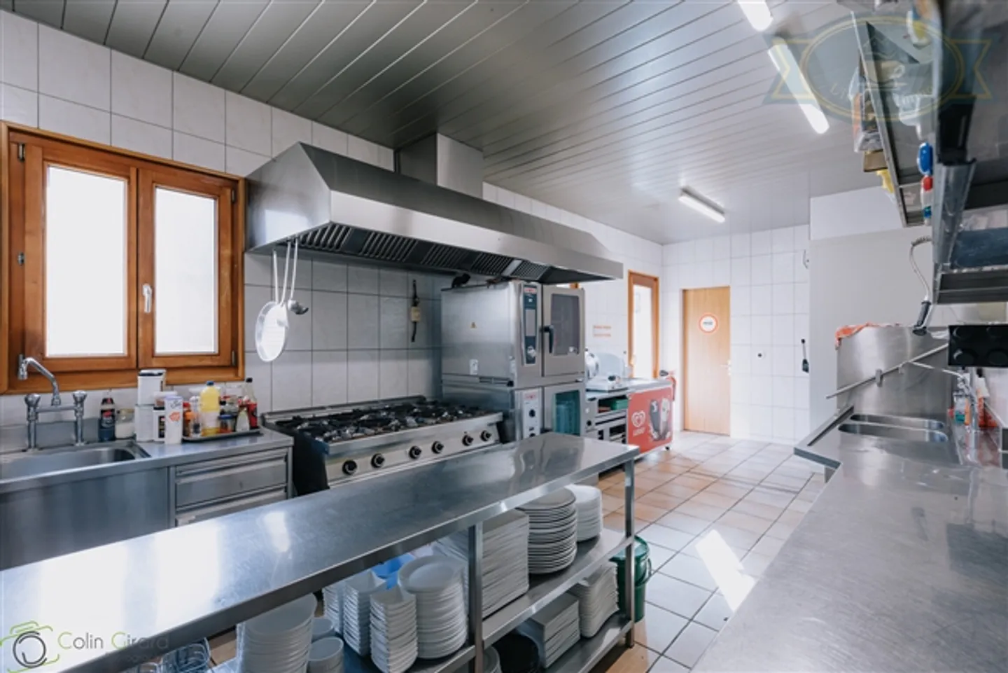 Edificio a uso misto nel cuore del villaggio di Seleute. - Foto 9 di 13