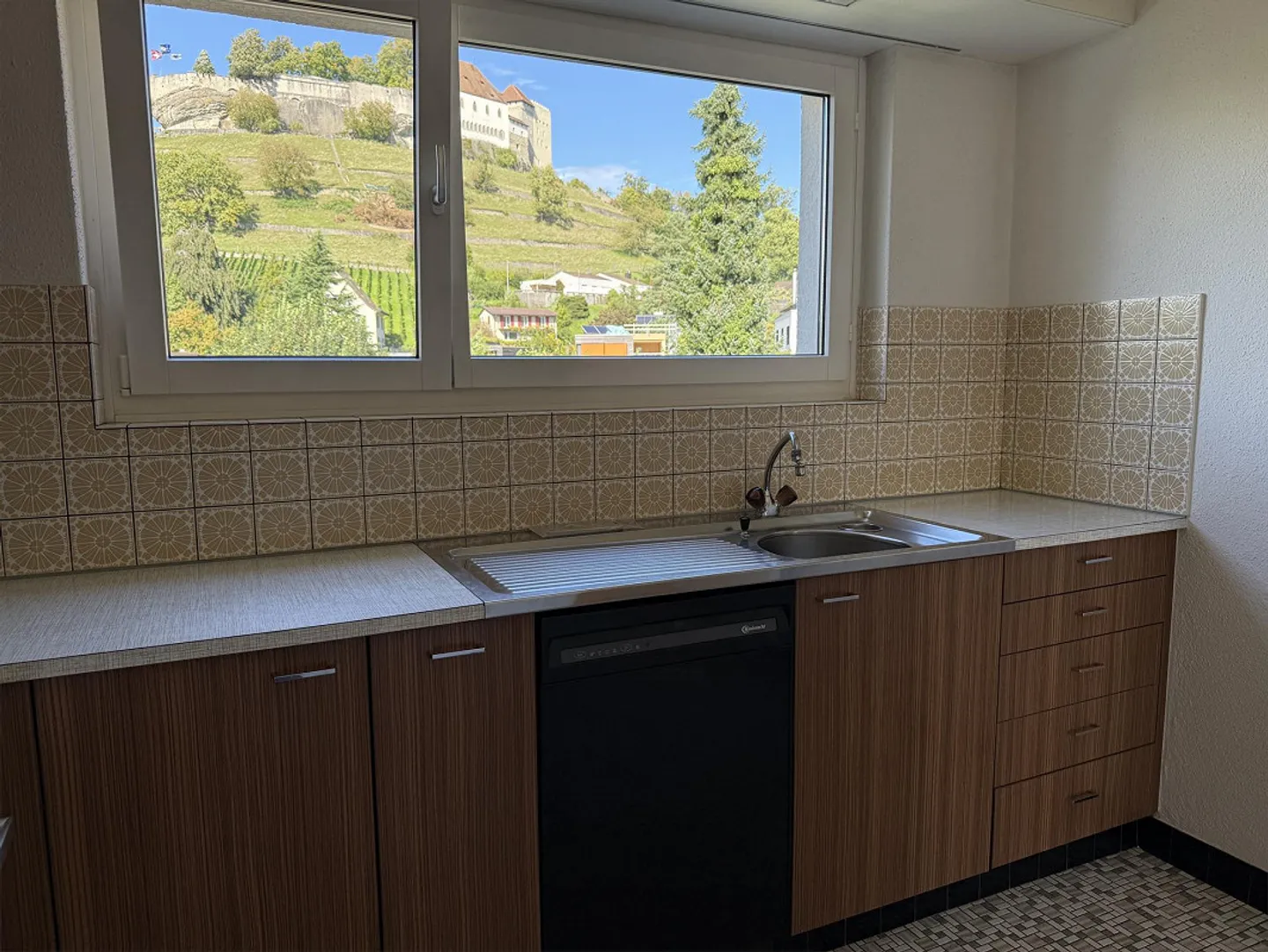 Friendly apartment with a view of the castle - Photo 7 of 12