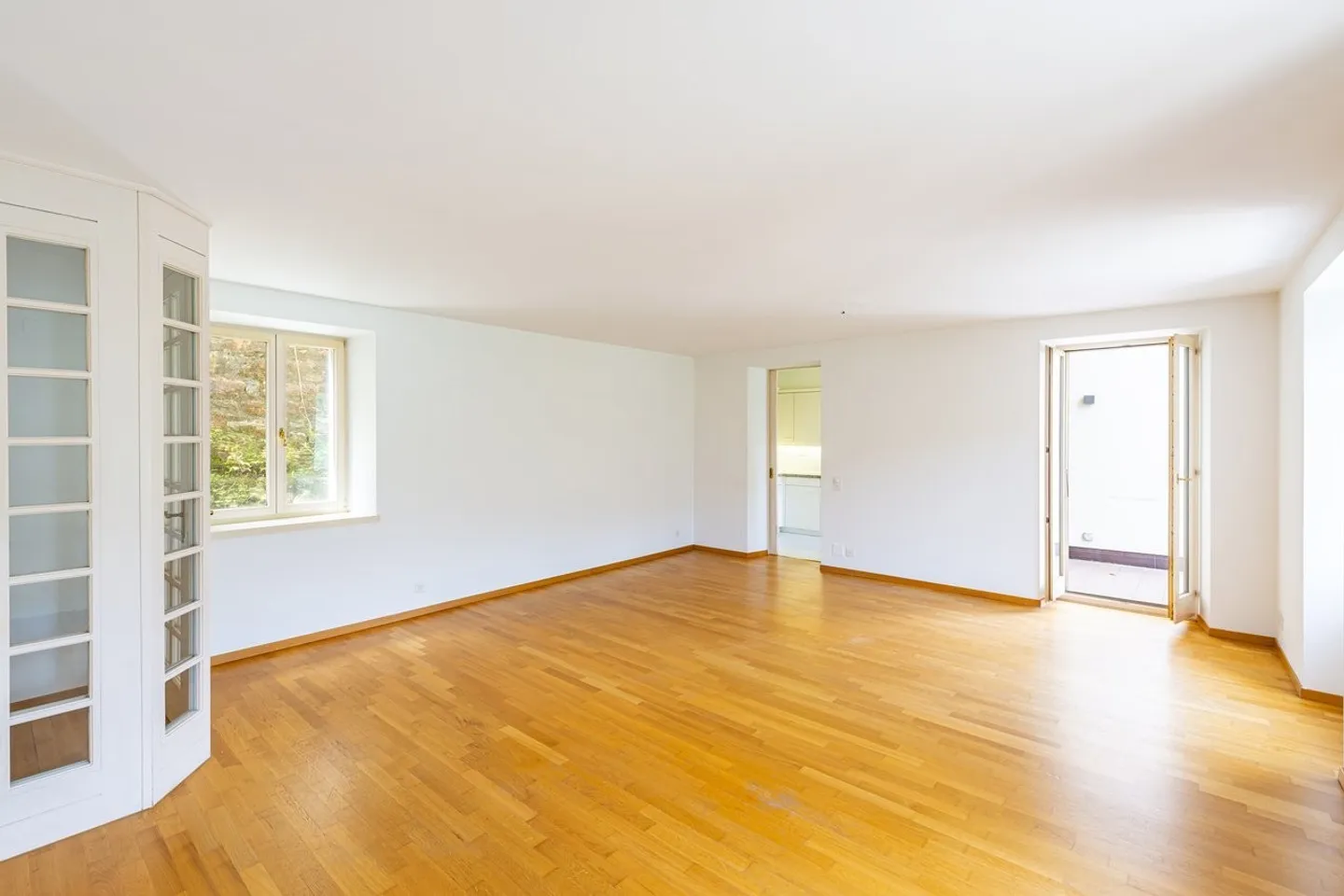 Maison typique du Tessin sur le bord du lac de Morcote - Photo 3 sur 13