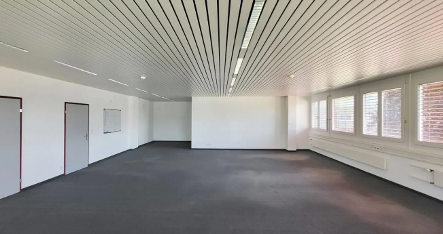 1,101 m² office space for rent in Wetzikon - Photo 5 of 7