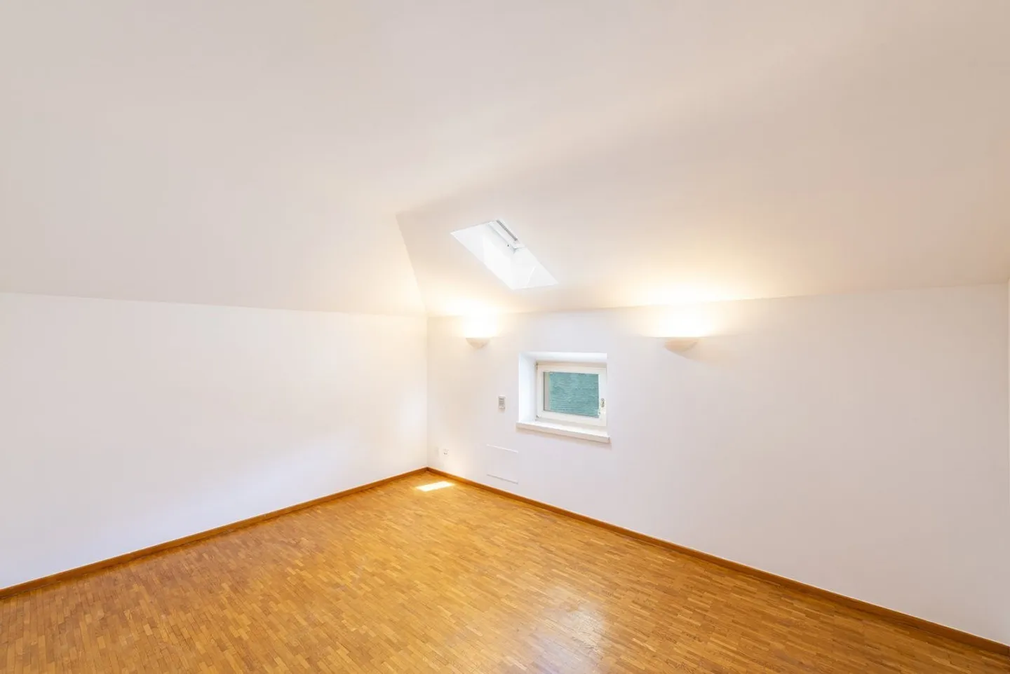 Maison typique du Tessin sur le bord du lac de Morcote - Photo 10 sur 13