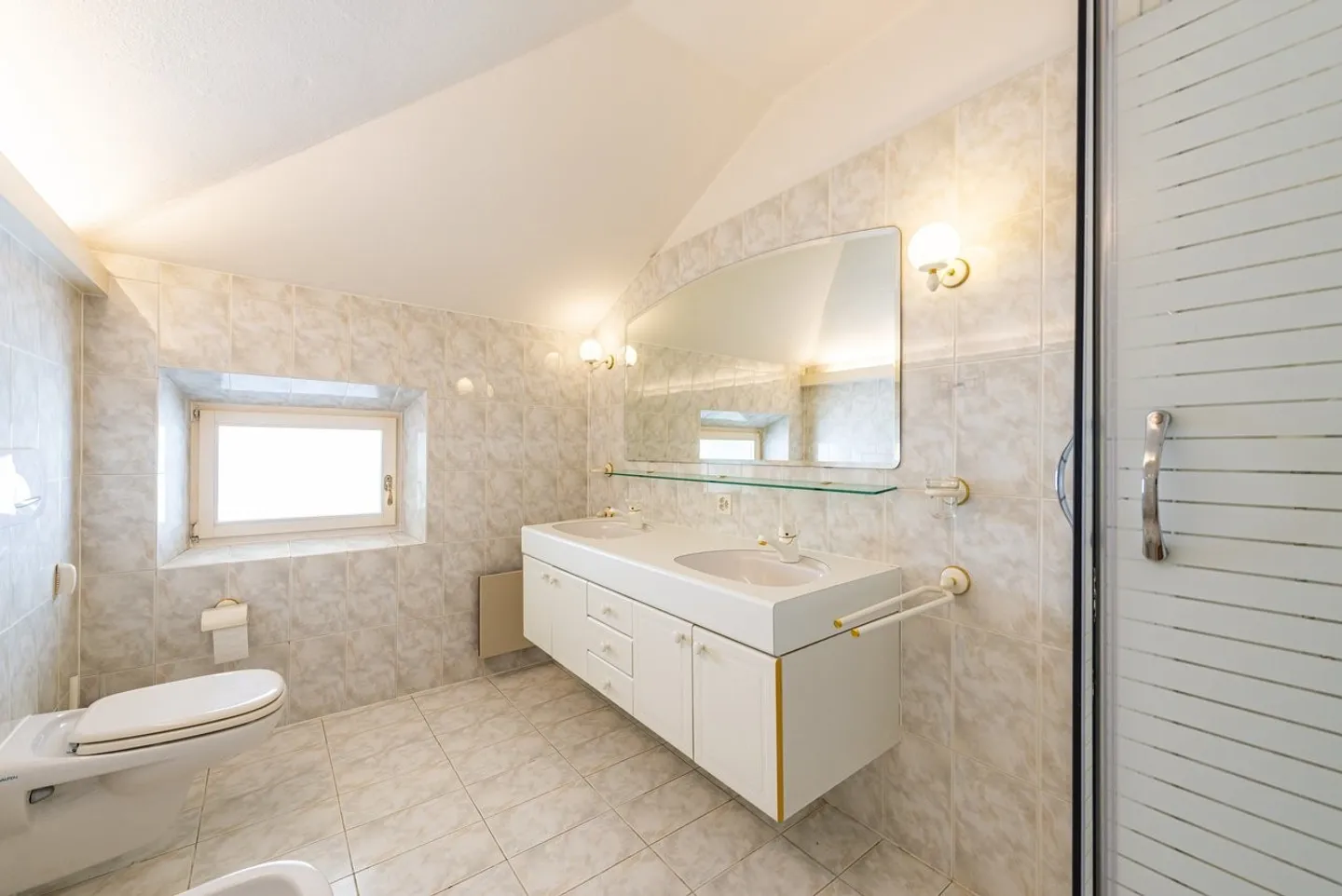 Maison typique du Tessin sur le bord du lac de Morcote - Photo 11 sur 13