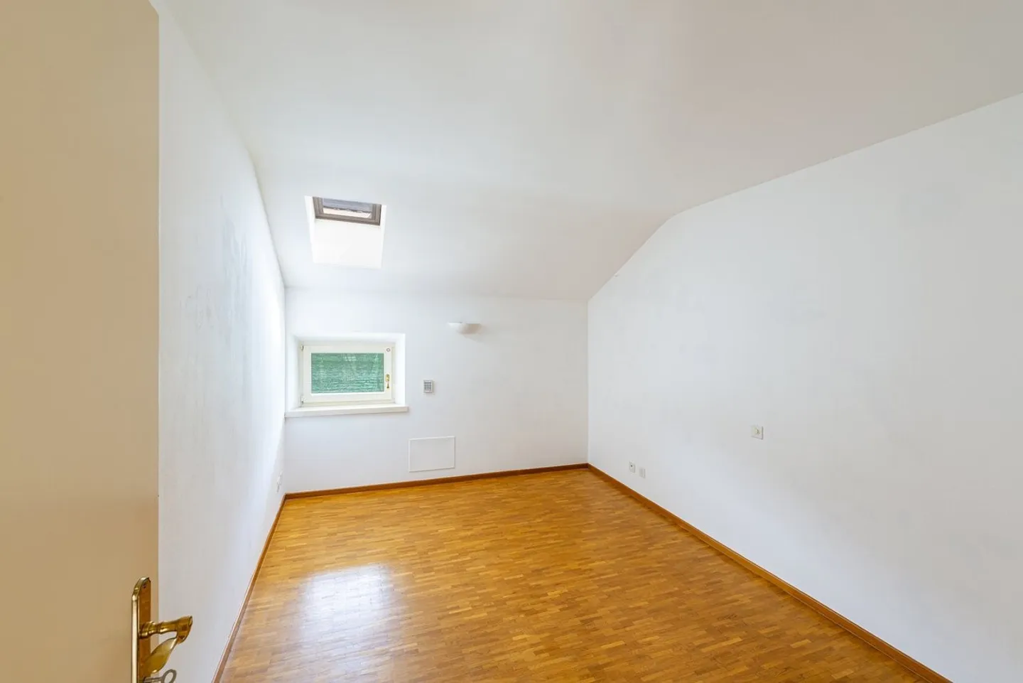 Maison typique du Tessin sur le bord du lac de Morcote - Photo 12 sur 13