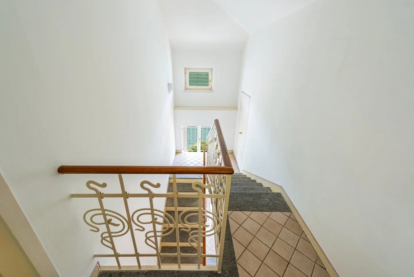 Maison typique du Tessin sur le bord du lac de Morcote - Photo 13 sur 13