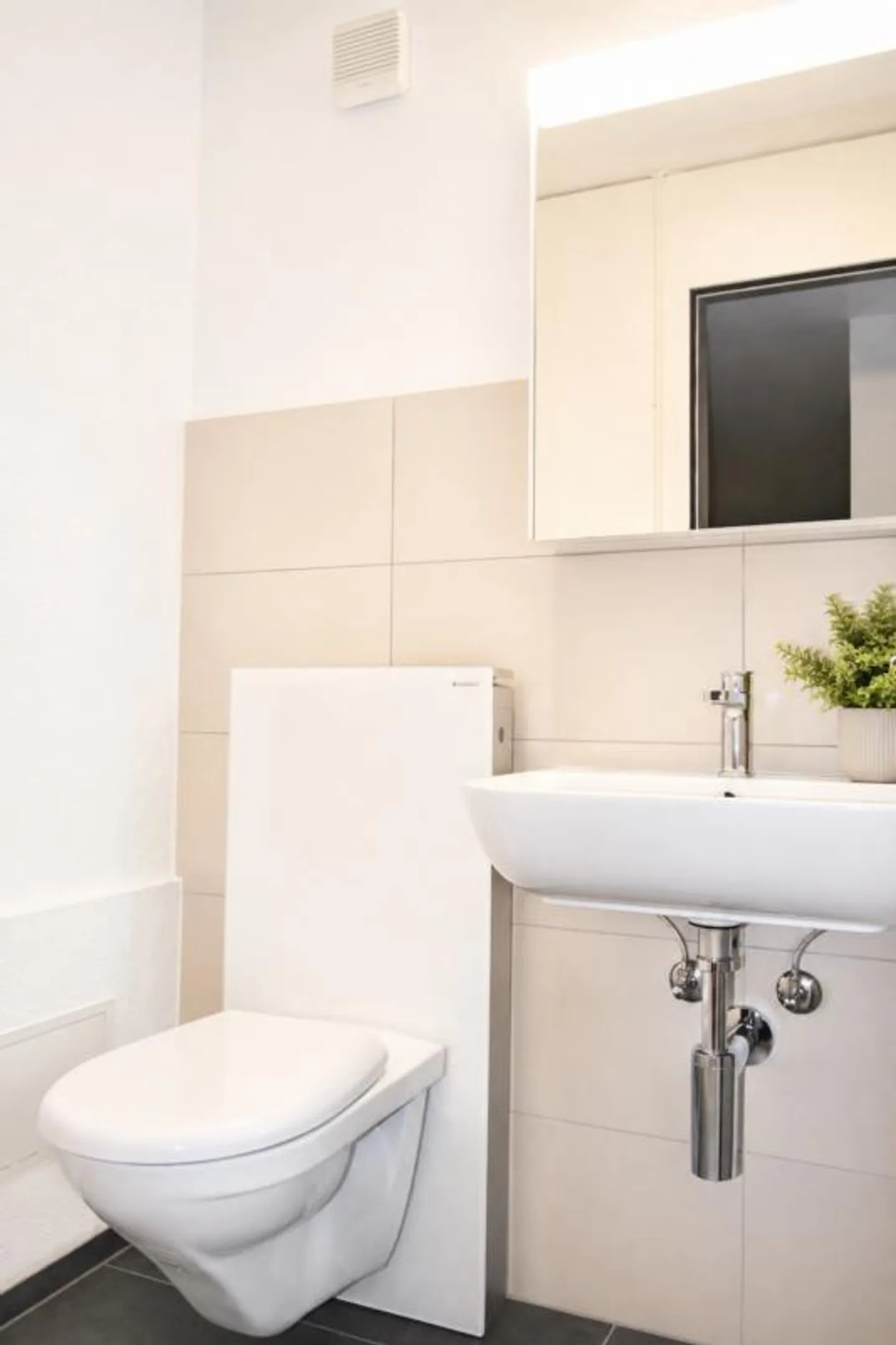 Bright 5.5-room apartment with a feel-good character in Bichwil - Photo 4 of 7