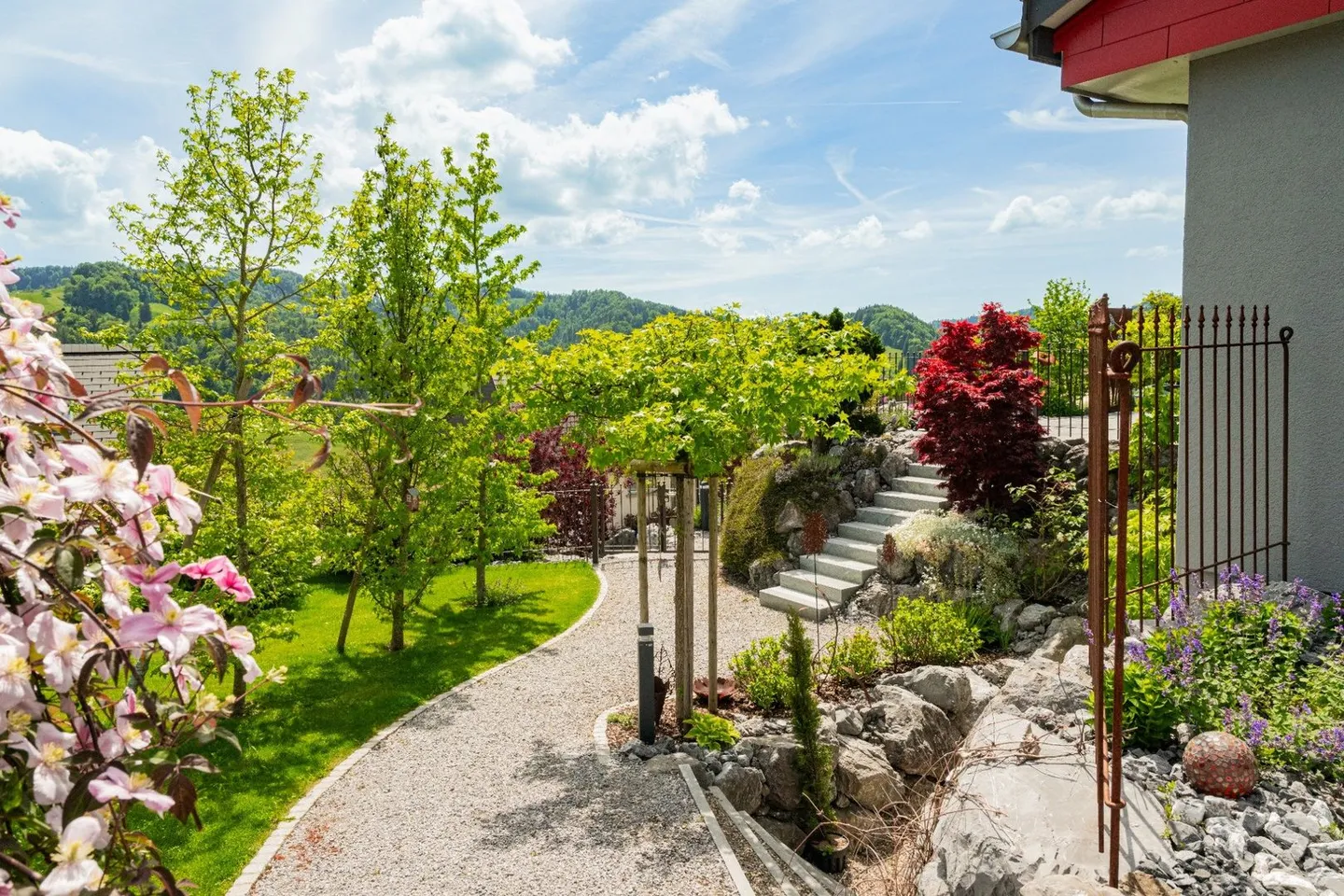 Charming Family Home with Garden - Photo 2 of 7
