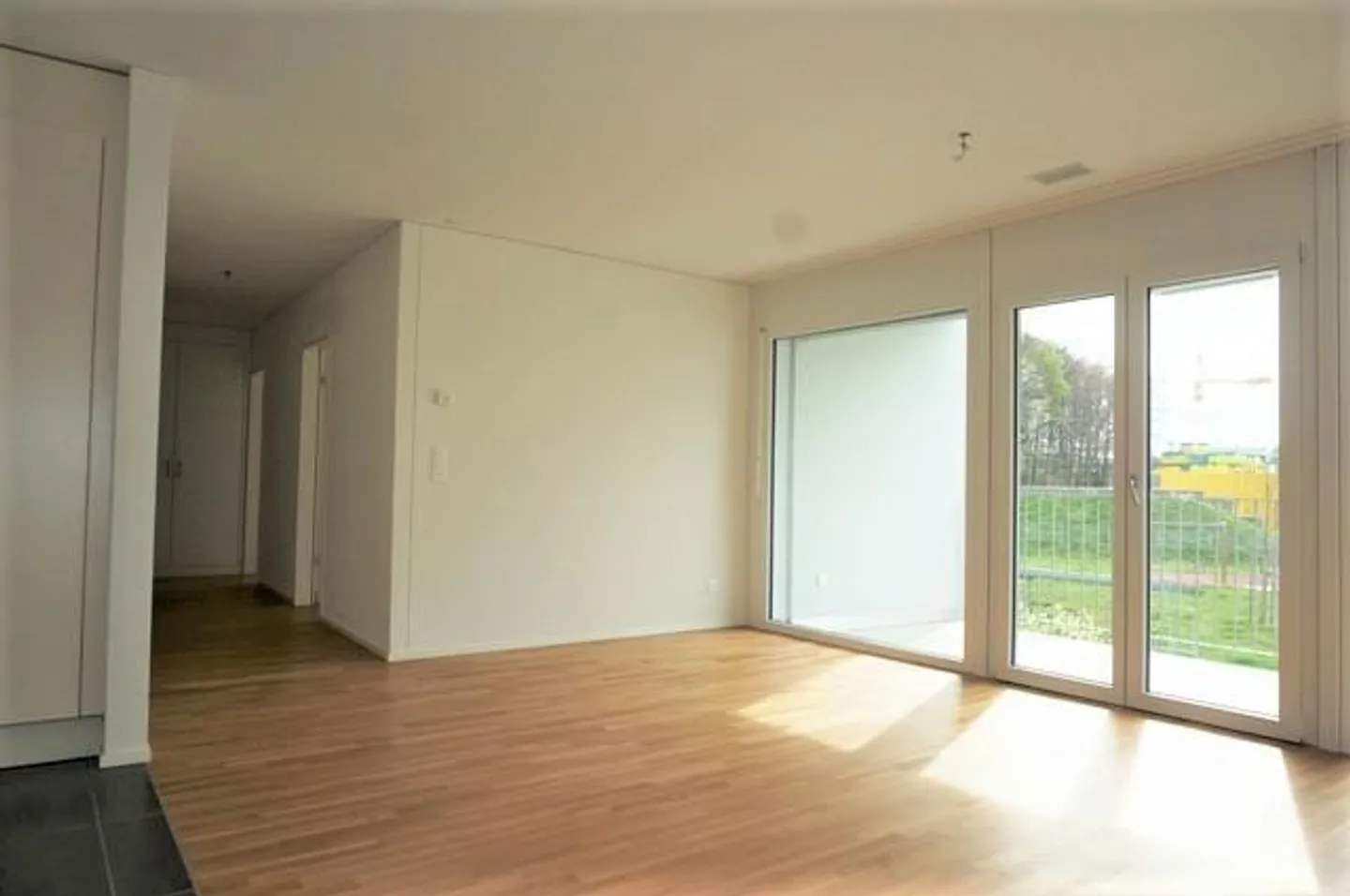 modern 3.5-room apartment with sunny balcony in a quiet location - Photo 3 of 10