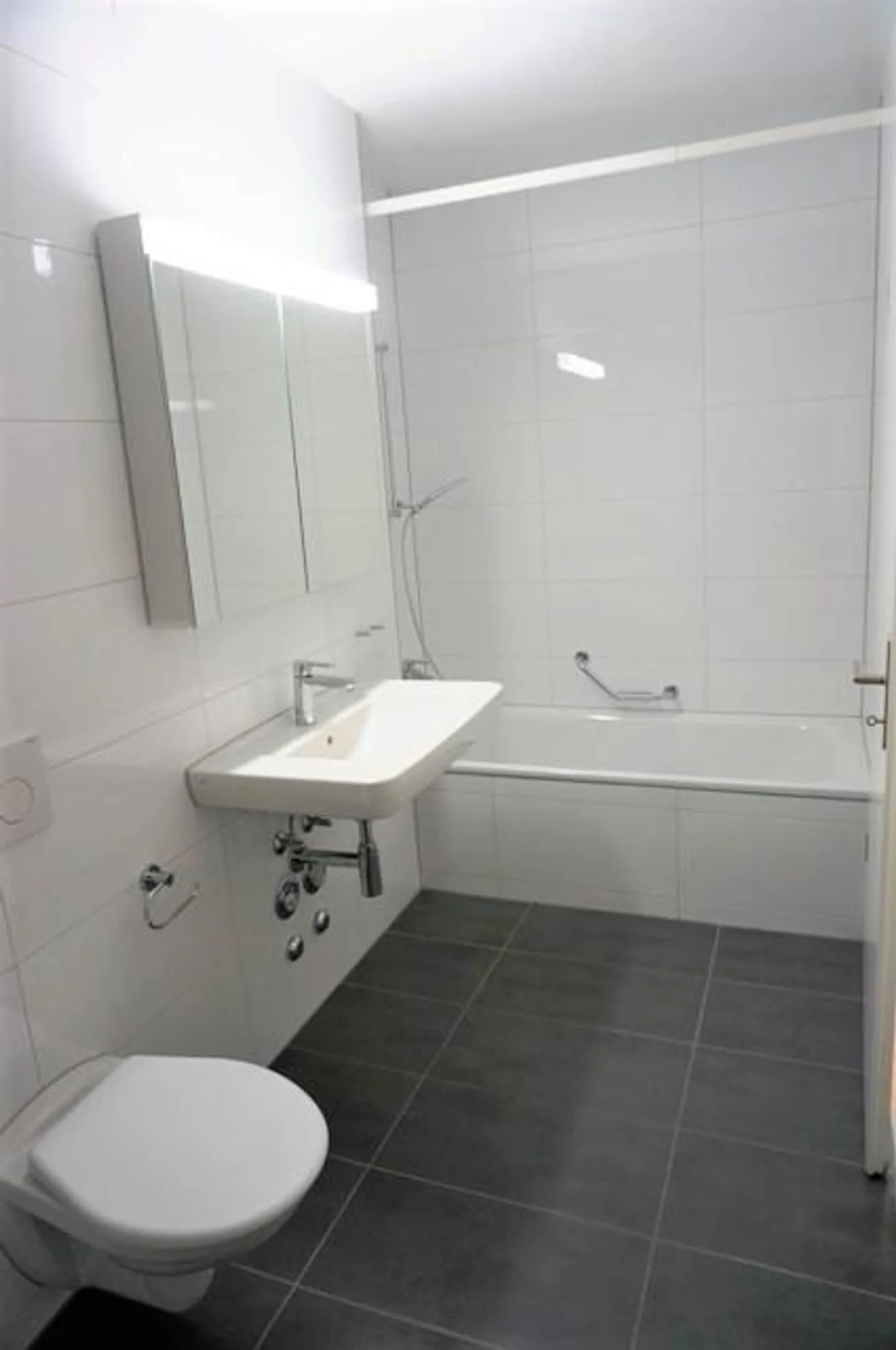 modern 3.5-room apartment with sunny balcony in a quiet location - Photo 8 of 10