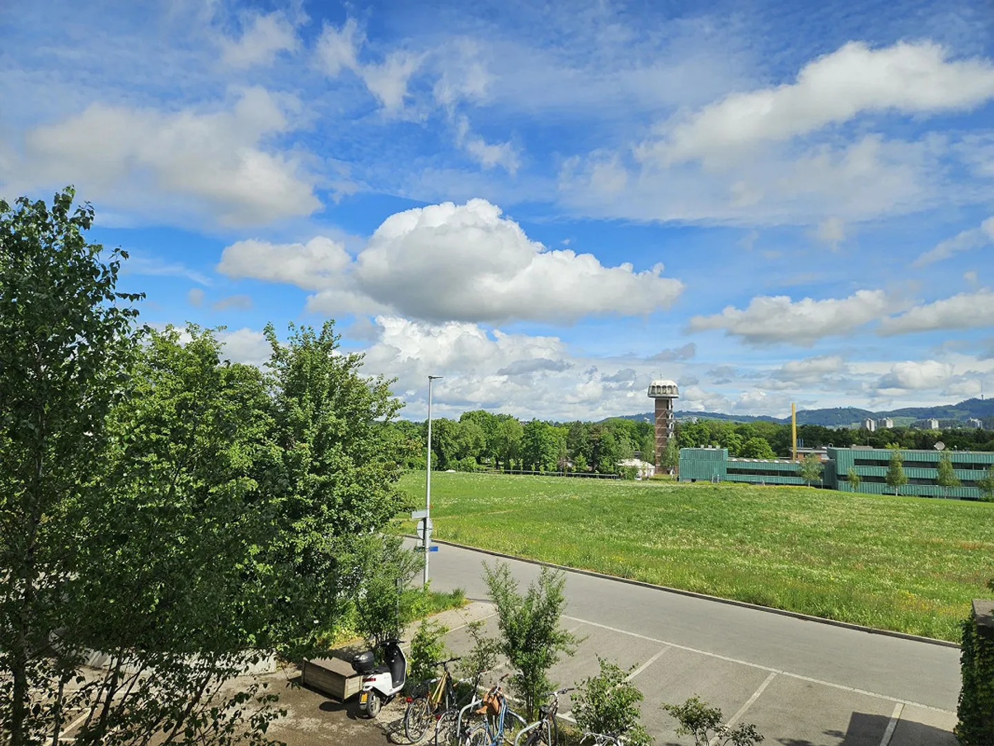 Appartement 3,5 pièces proche de la ville et verdoyant à Kleinwabern - Photo 10 sur 11
