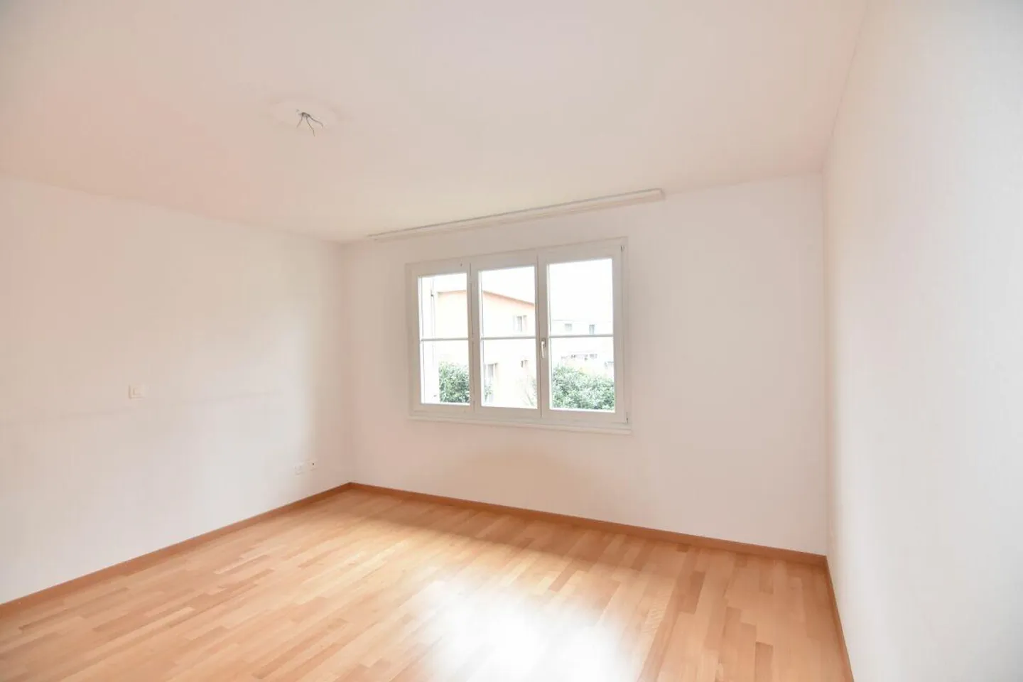 Family-friendly and bright 4 ½ room apartment - Photo 8 of 13