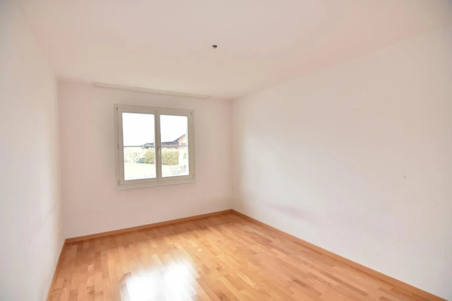 Family-friendly and bright 4 ½ room apartment - Photo 7 of 13