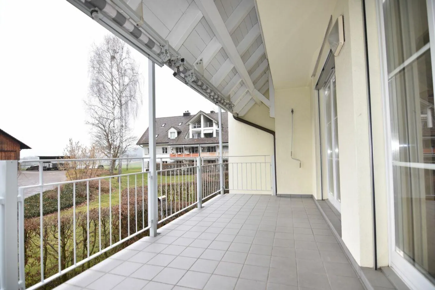 Family-friendly and bright 4 ½ room apartment - Photo 11 of 13