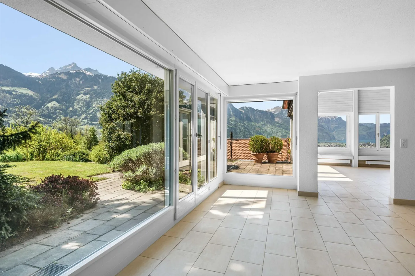 Geräumiges Einfamilienhaus mit Aussicht - Foto 1 von 8
