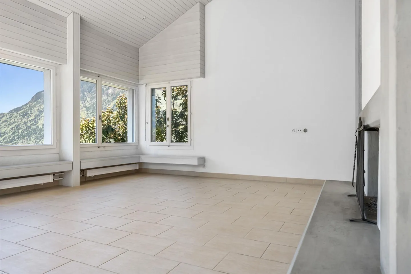 Geräumiges Einfamilienhaus mit Aussicht - Foto 2 von 8