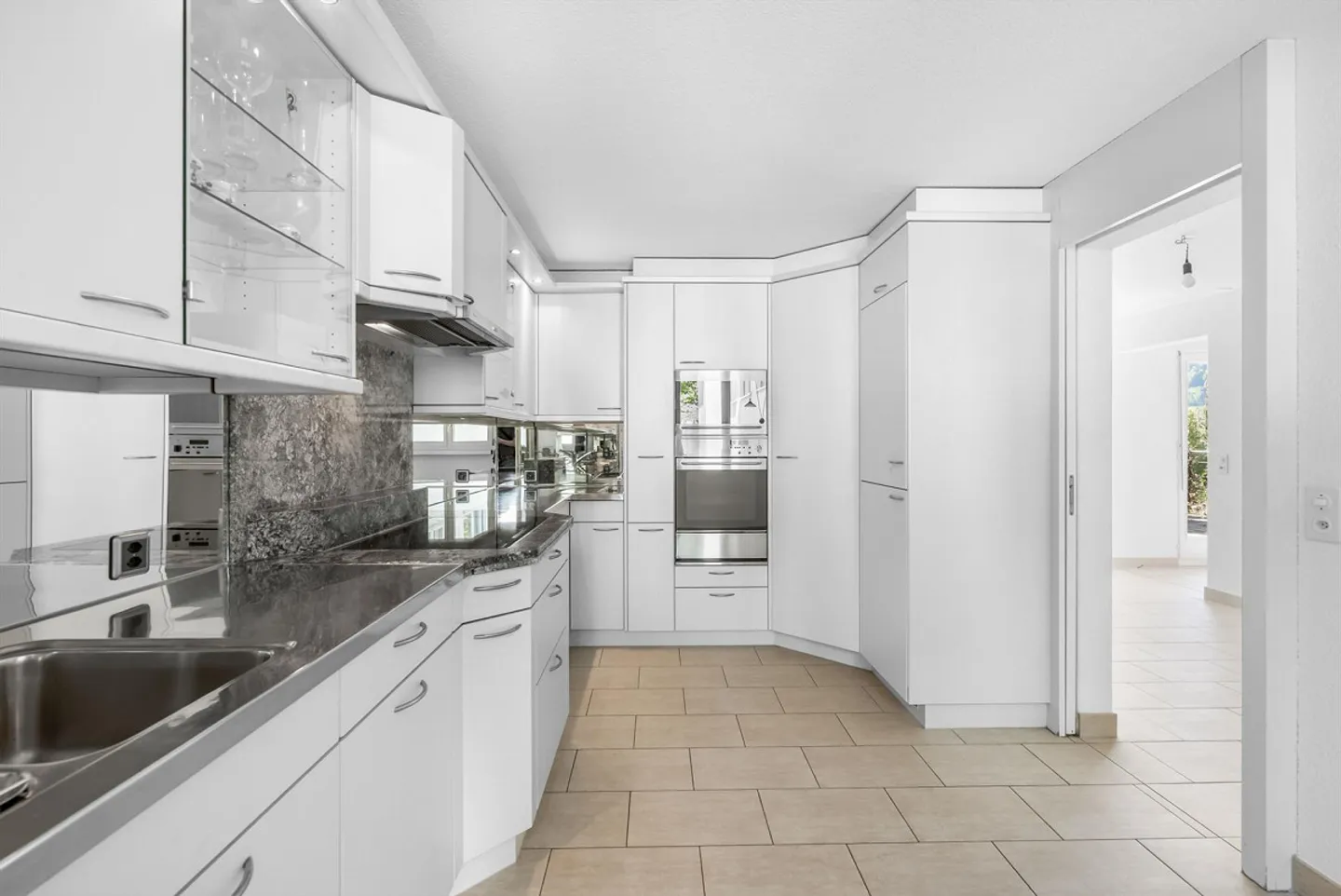 Geräumiges Einfamilienhaus mit Aussicht - Foto 5 von 8