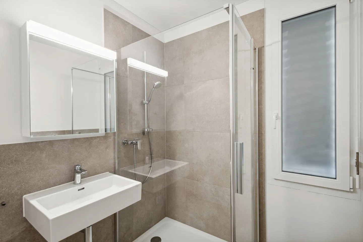 Moderno in zona adatta agli spostamenti - Foto 6 di 8