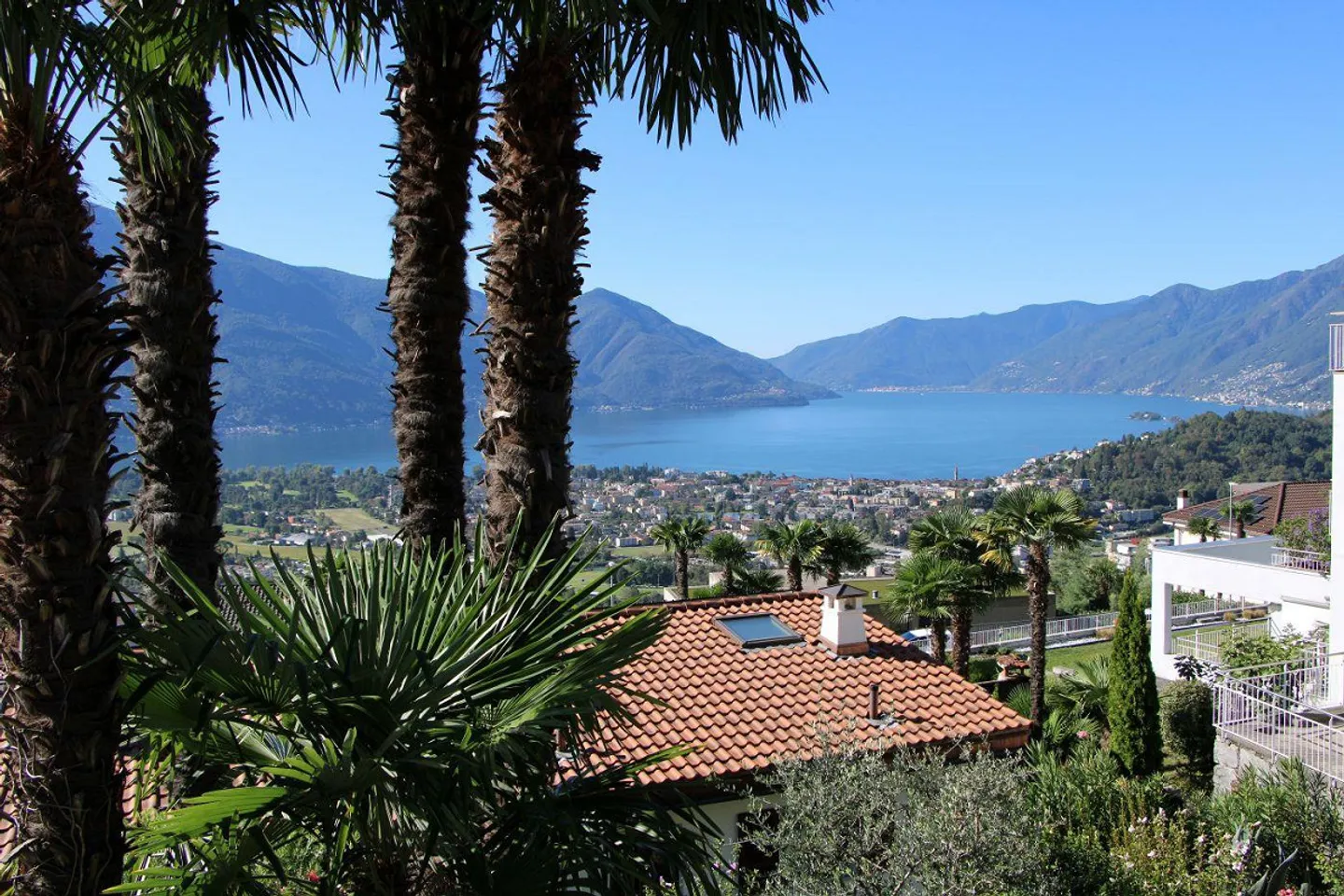 Maison de ville en rangée dans un bel emplacement panoramique à Locarno Monti - Photo 2 sur 9