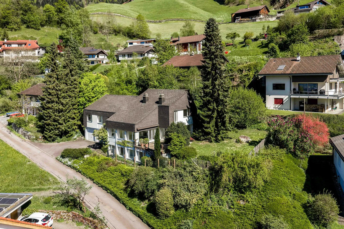 Geräumiges Einfamilienhaus mit Aussicht - Foto 4 von 8