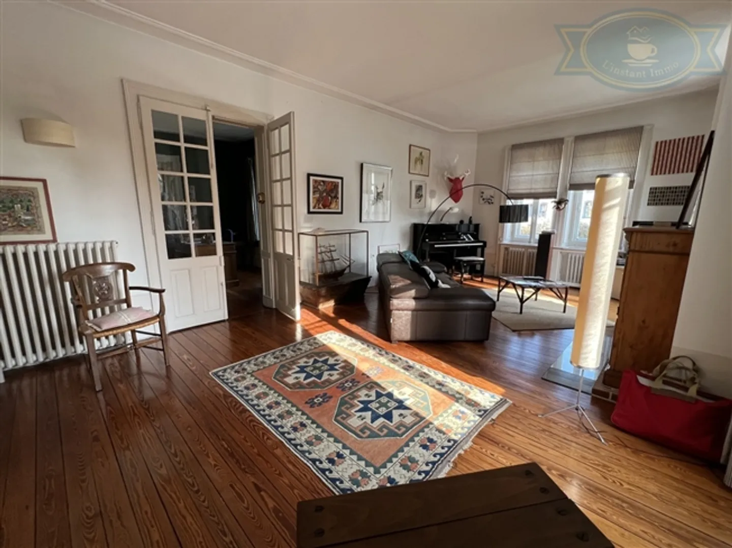 Magnificent Manor House with Character and Large Garden - Photo 3 of 18