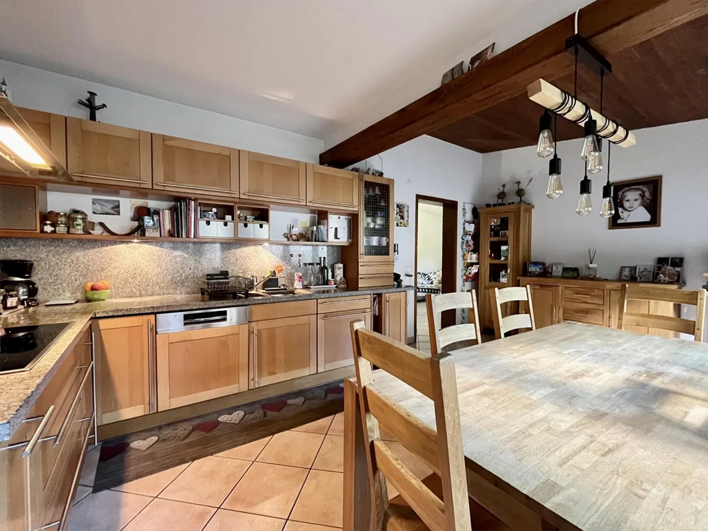 Bright House with 6 Rooms, Cave and Garden in Gnosca - Photo 3 of 10