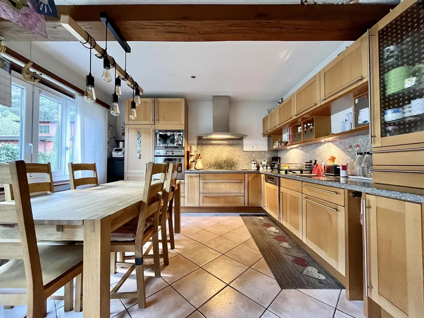 Bright House with 6 Rooms, Cave and Garden in Gnosca - Photo 4 of 10