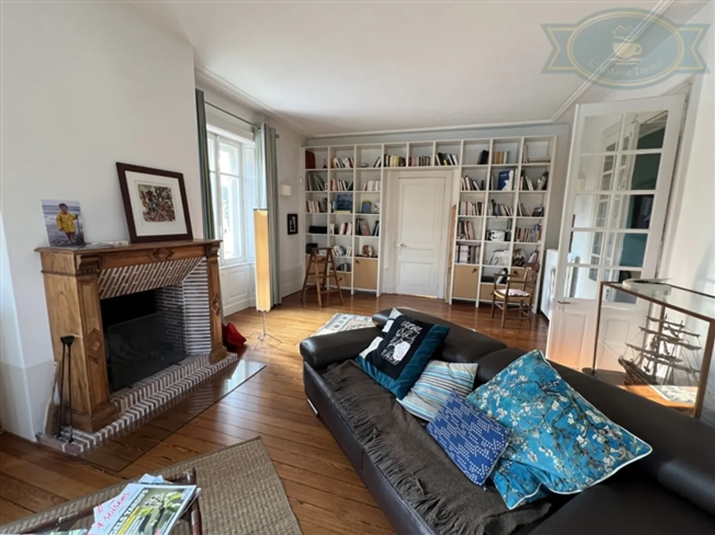 Magnificent Manor House with Character and Large Garden - Photo 4 of 18